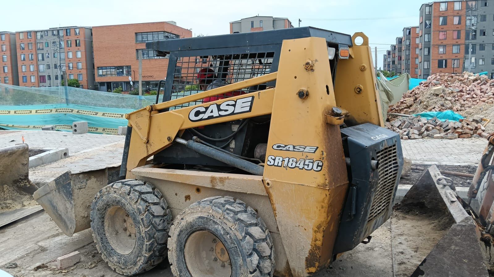 Minicargador Case