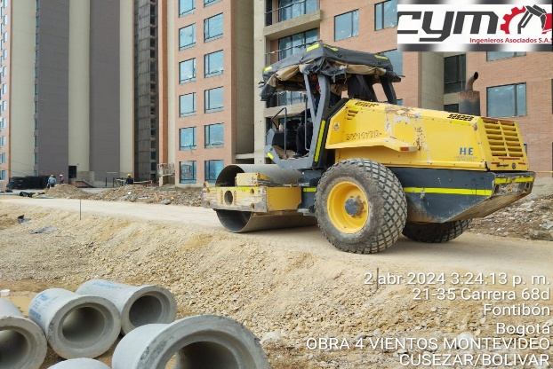 Vibrocompactador Bomag en obra